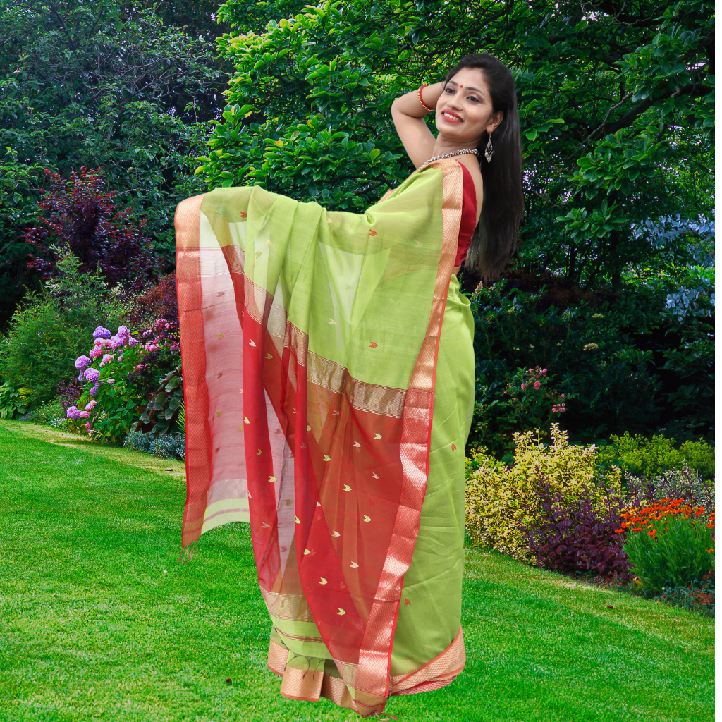 Maheshwari Silk by Cotton Arrow Bootie Parrot Green Saree - Image 3